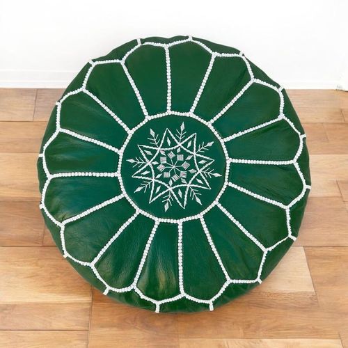 Pouf Traditionnel en Cuir Marocain - Vert Émeraude avec Broderie Blanche