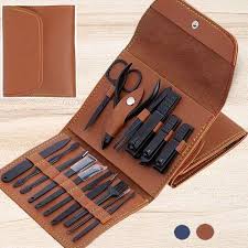 Kit de Manucure et Pédicure Professionnel – Étui en Cuir Premium